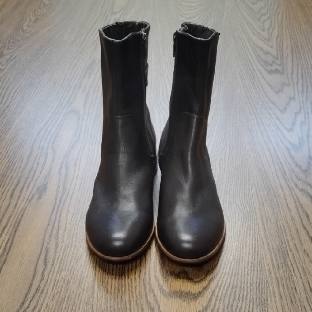 UGG Finnegan Dark Chocolate Brown Ankle Moto Boots, Sz 11